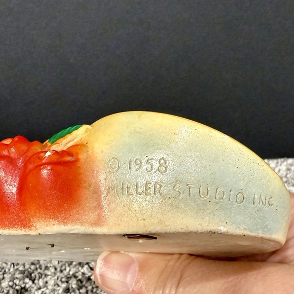 Vintage 1958 Miller Studio Chalkware Girl Wall Hanging Plaques~ Bonnet - Picture 3 of 6